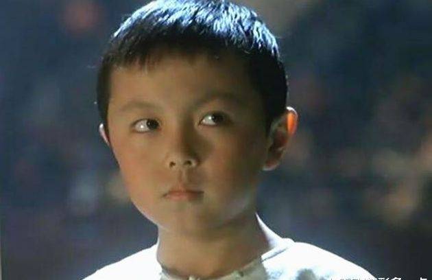 原创曾经火遍全国的4个男童星前3个已经糊了只有他成了一线明星