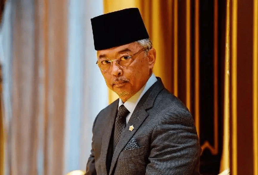 原创大马国王享齐人之福金屋藏娇美妾26年娘家给力的王后陪他左右