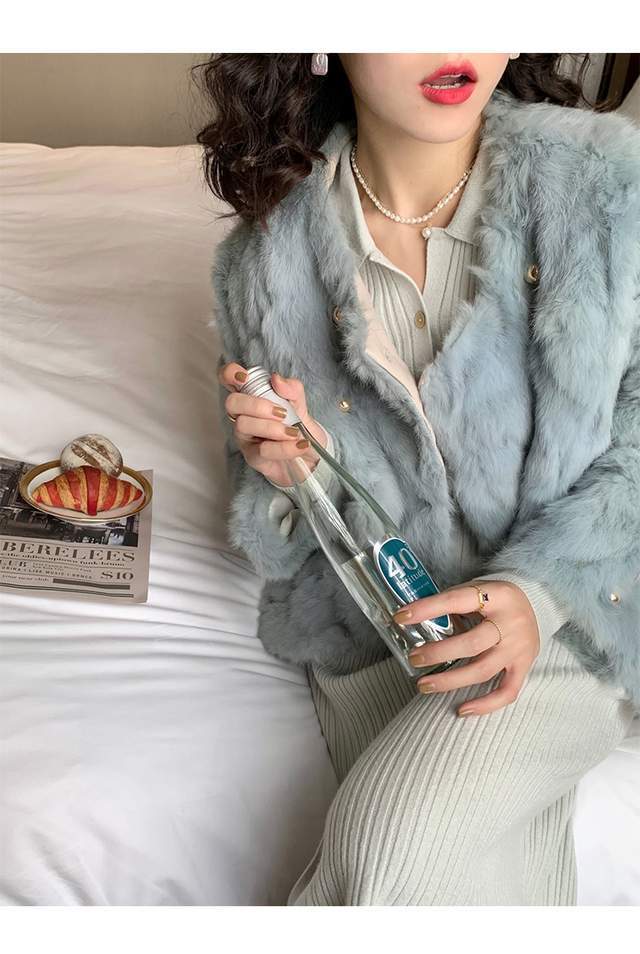 身材 今冬试试“针织连衣裙+大衣”，让你既有风度又有温度，温暖优雅