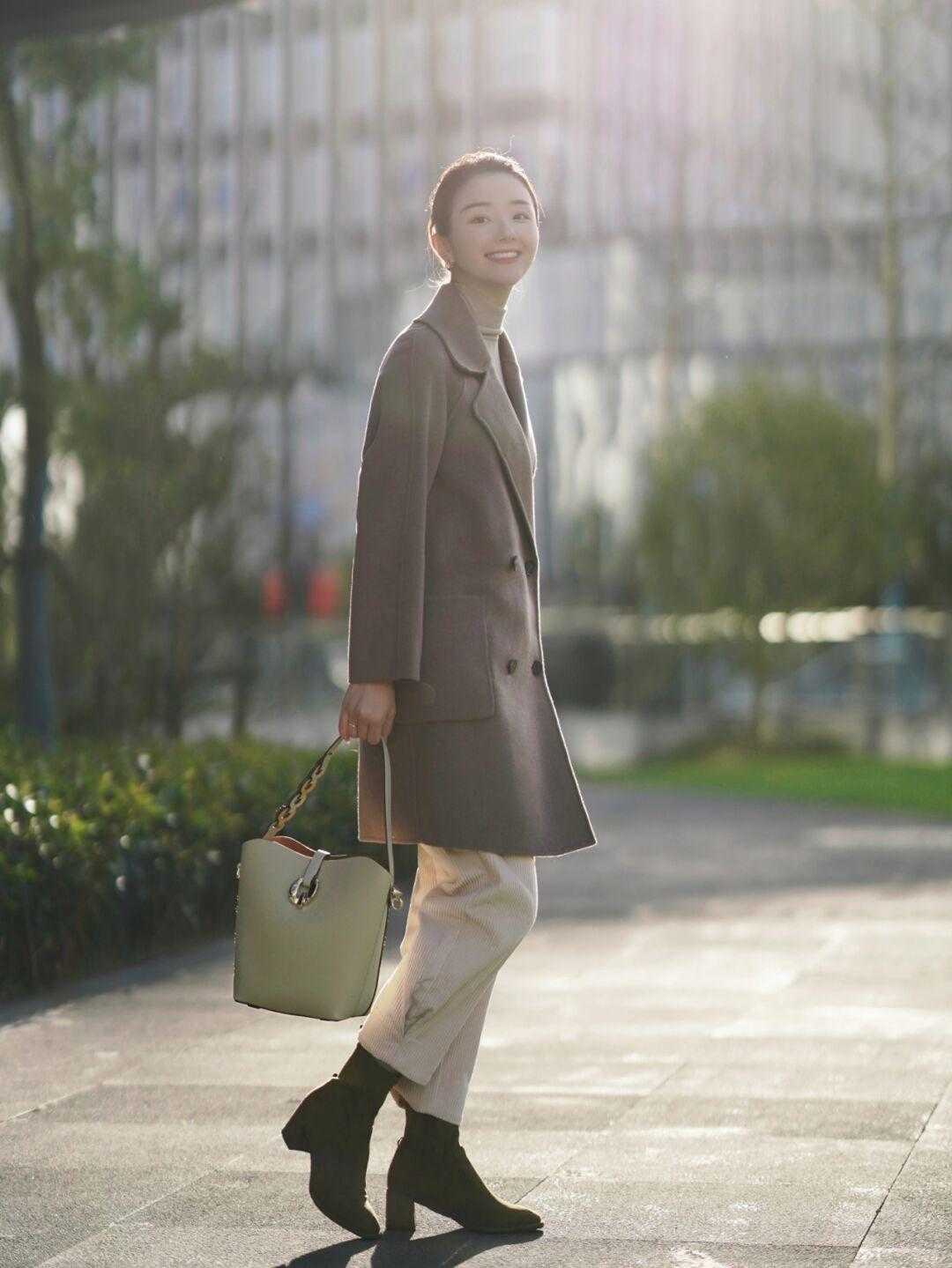 颜色 冬天穿大衣不要将就，试试这几款，简约利落又高级，照着穿准没错