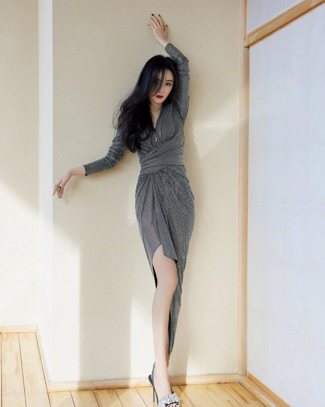 大腿 一双美腿，是杨幂最直接的名片！