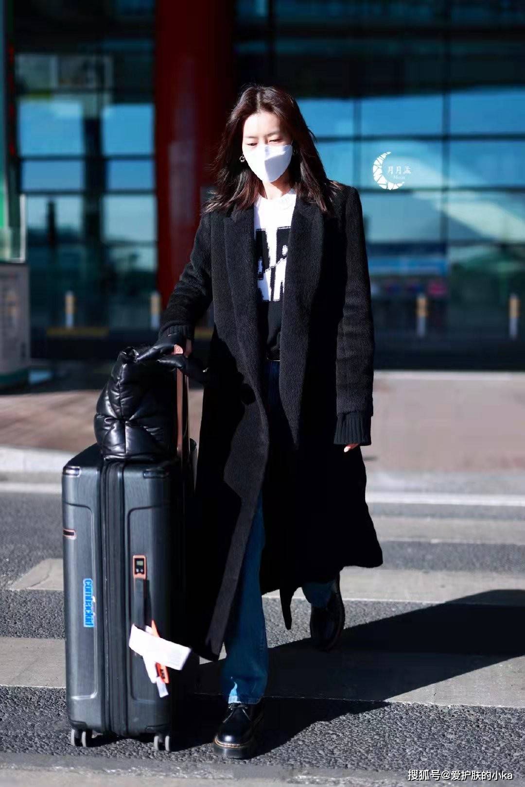 身材 刘雯衣品没得挑,穿长款大衣有大姐大气场,不愧是模特里的top