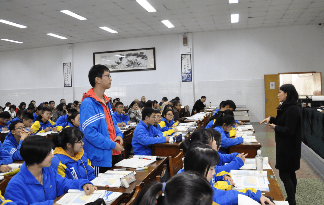 进入高中才发现 原来补习解决不了所有问题 反而可能有副作用 家长 小林 女士