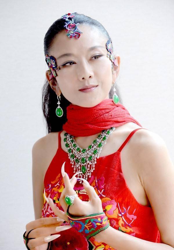 云南出产的女明星，个个绝色美艳，你认为哪个最漂亮？