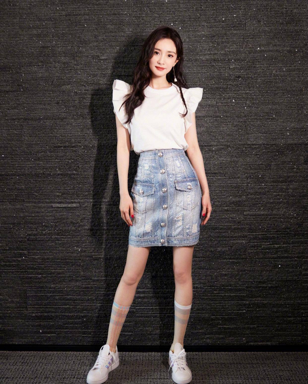 大腿 一双美腿，是杨幂最直接的名片！