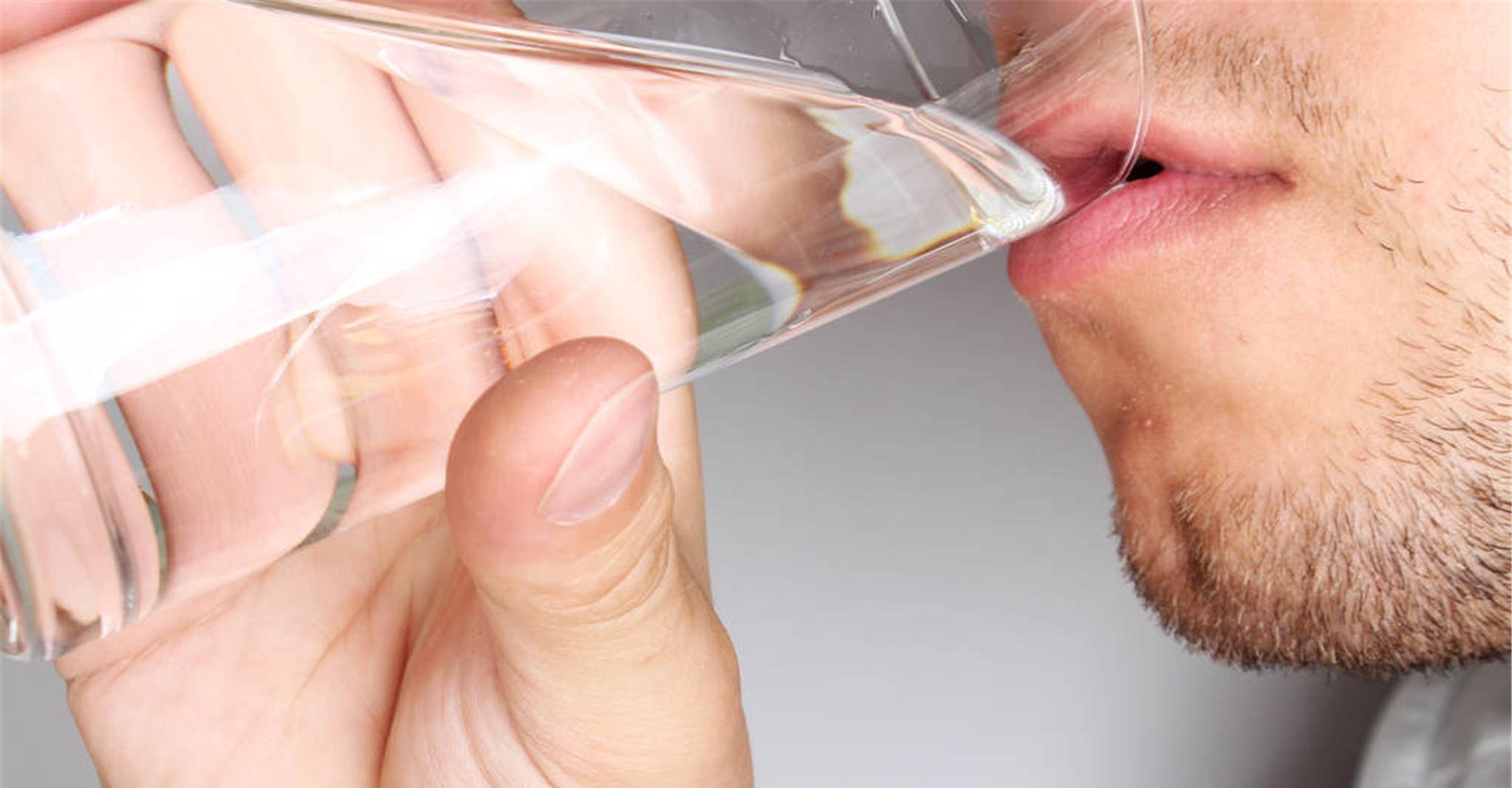 肝脏|常熬夜的人,可通过脸上的表现,判断肝脏是否受损