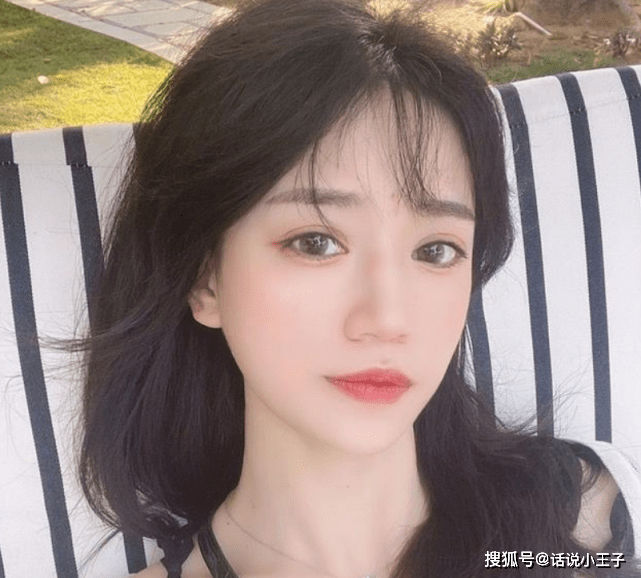 化妆品“沫子在浴室里放了4个瓶子”，直言：男生根本不会懂！粉丝：信息量有点大