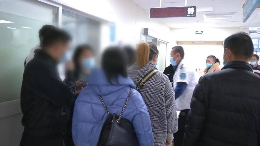 全身|女子高处坠落，全身多处骨折、脏器破裂！扛过最危重阶段，却被困在康复之路…