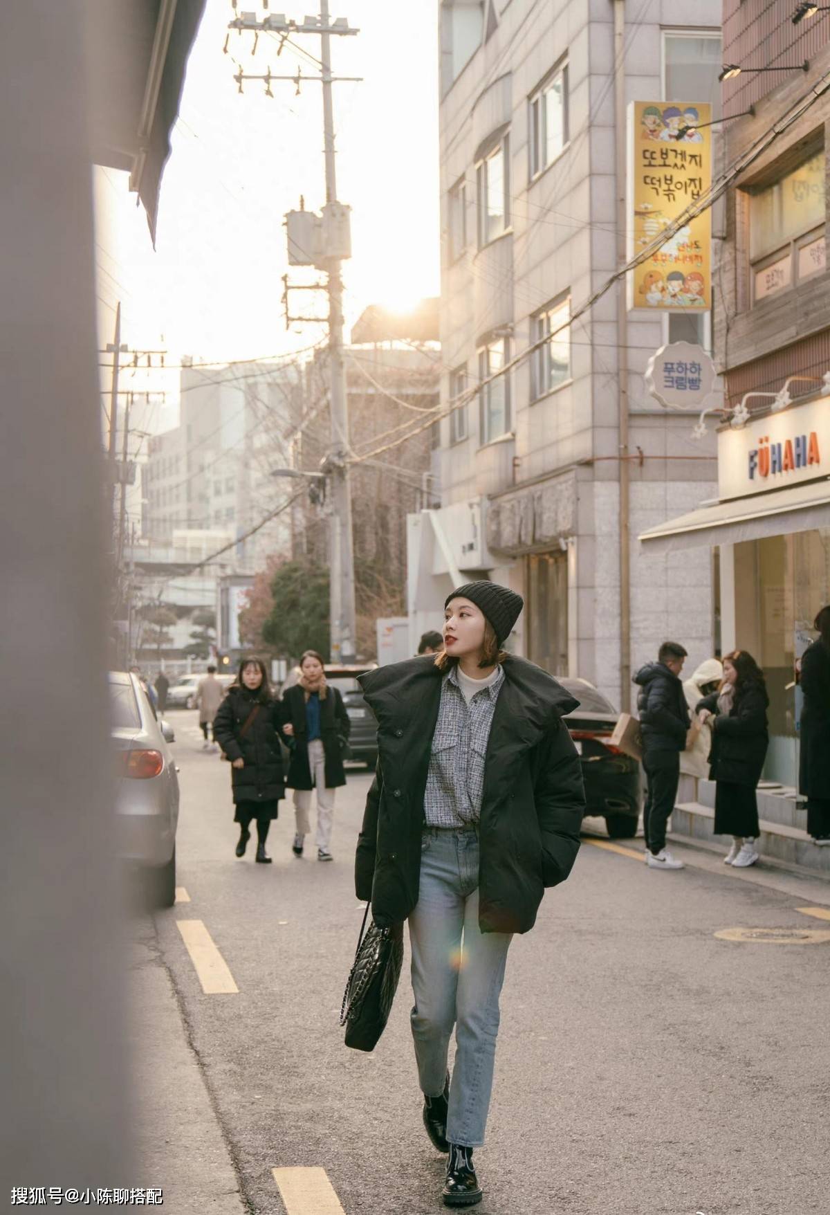 视觉 普通人穿“羽绒服”,学会“留白式”穿搭,也能轻盈不土气