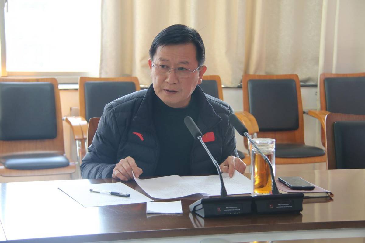 濮阳市第八中学召开冬春季疫情防控工作安排会