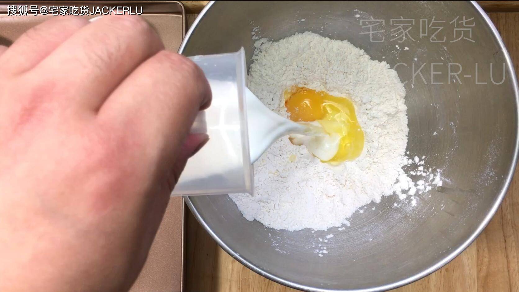 白带成糊状图片（白带像面糊状）