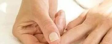 青色|肝脏不好的人,身体会出现6种表现,若没有,肝脏还算健康