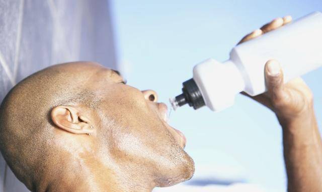 尿酸|大多数肾病是吃出来的?这4个不良习惯,肾脏不是特别“喜欢”