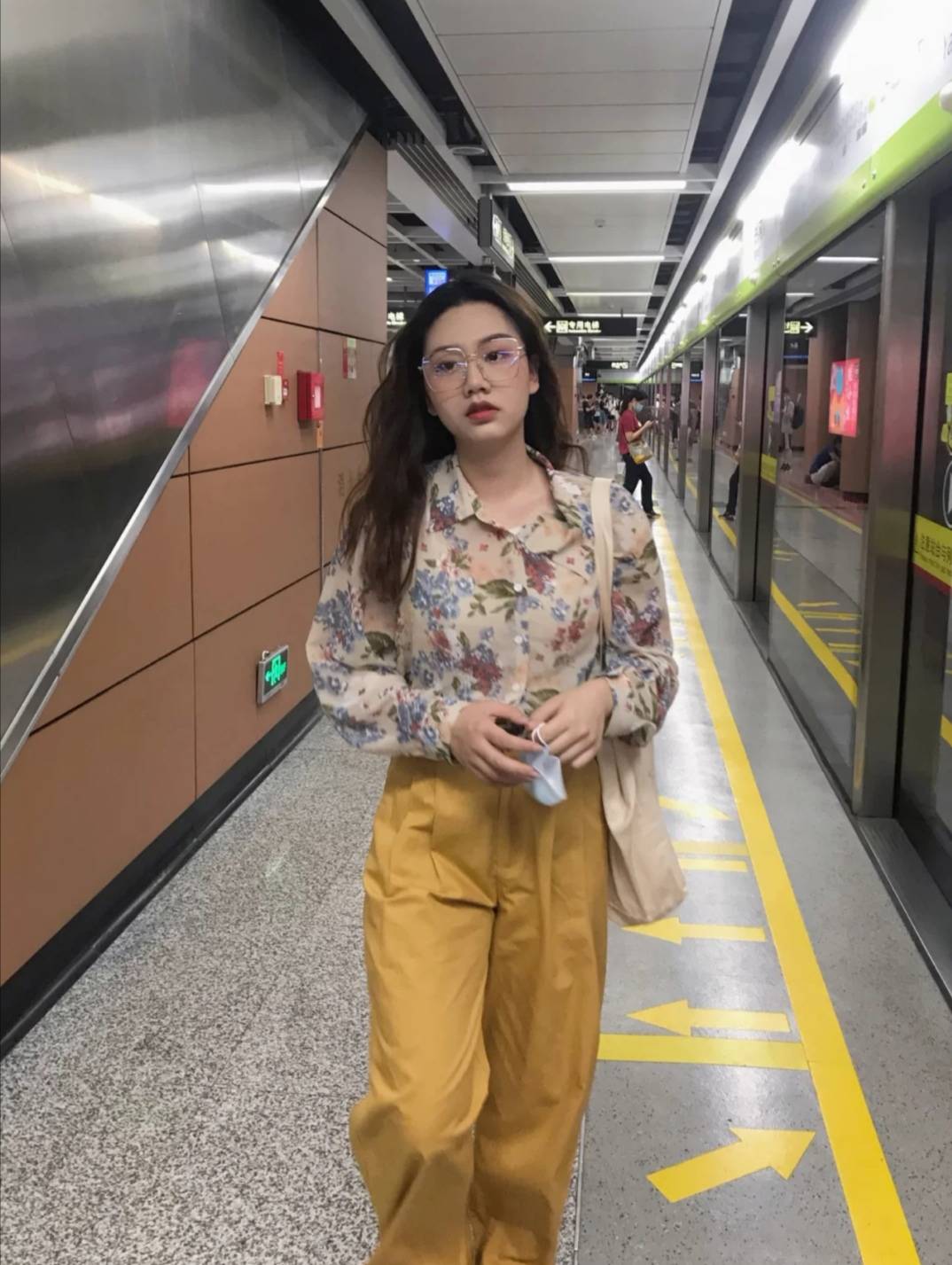 显得 衣服再漂亮也要人搭配，不懂这些穿衣小技巧，你只会“土”的可爱