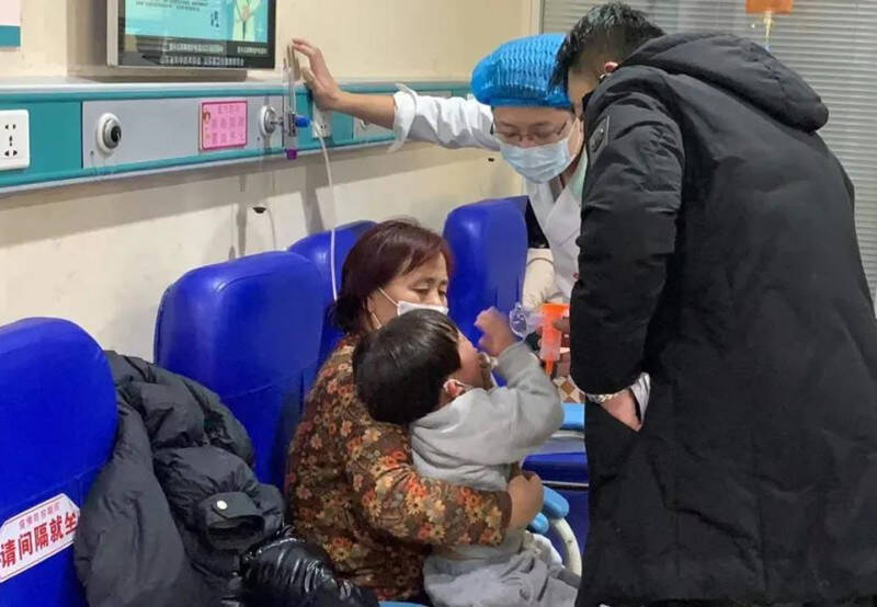 患儿|?一天三四百人!“小病号们”扎堆!莱西市人民医院儿科被挤爆!都是..……
