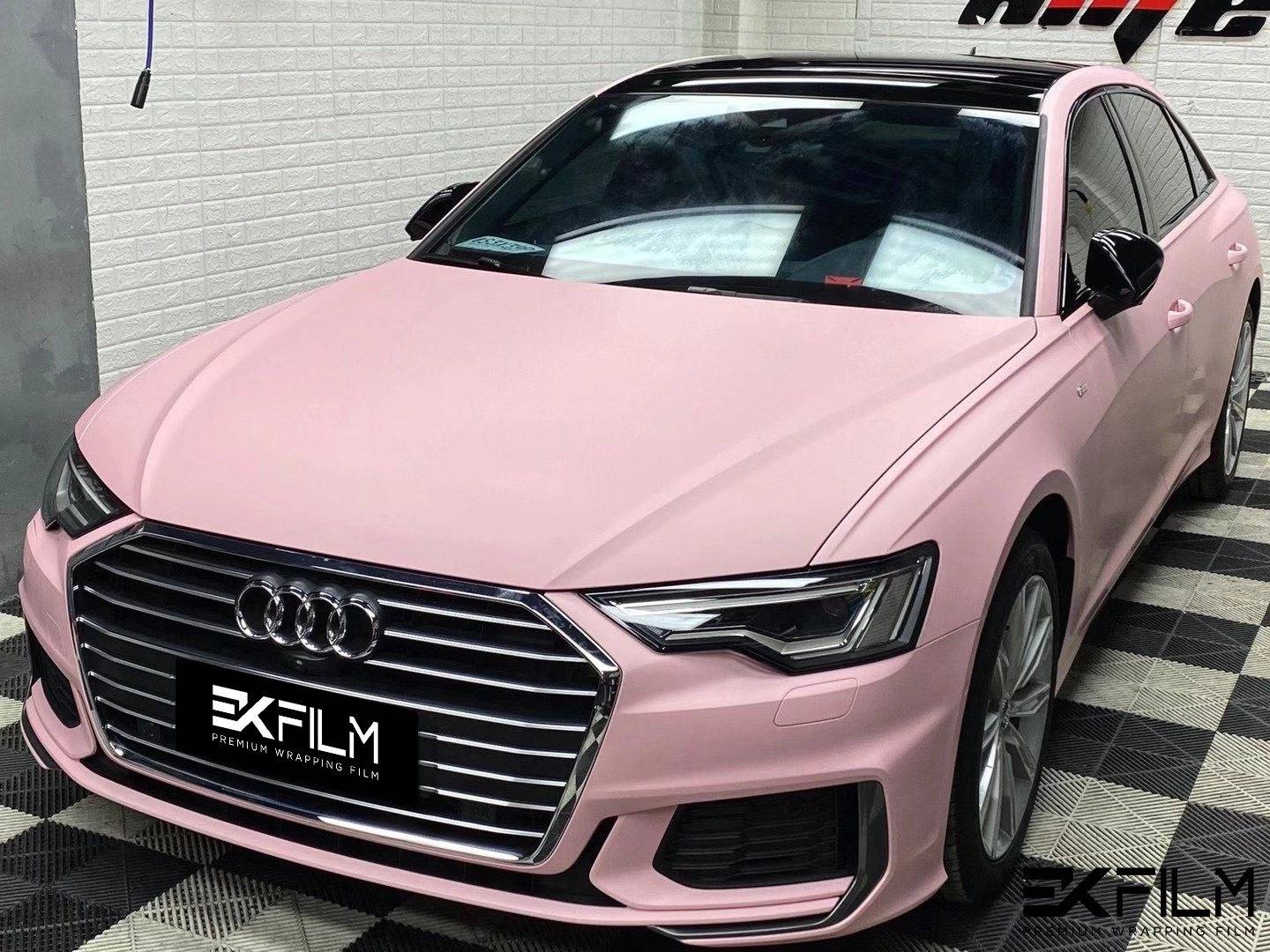 67ek改色膜奥迪a6l改色消光樱语粉