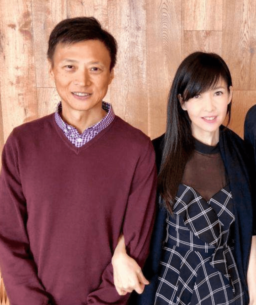 张敏53岁落魄了找小10岁不知名导演当二婚对象被男方酒后消遣