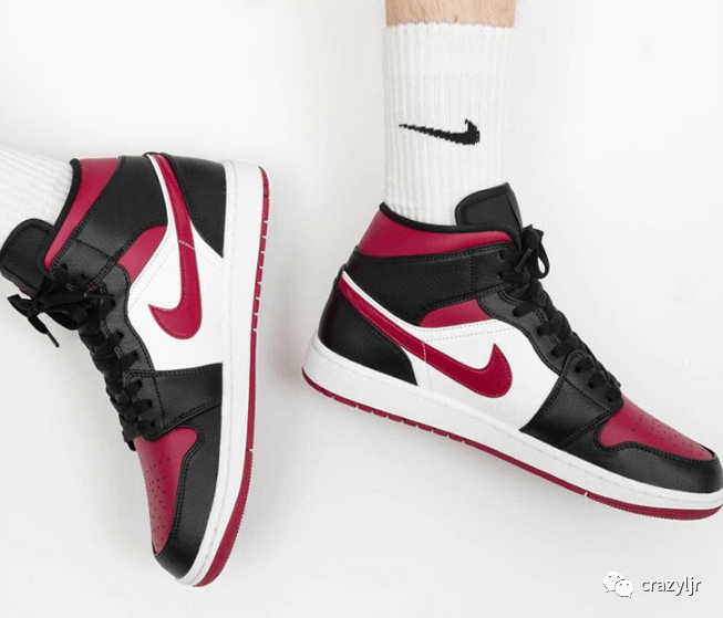 男女 秋冬潮人百搭Air Jordan 1 Mid AJ1中帮黑红脚趾男女篮球鞋