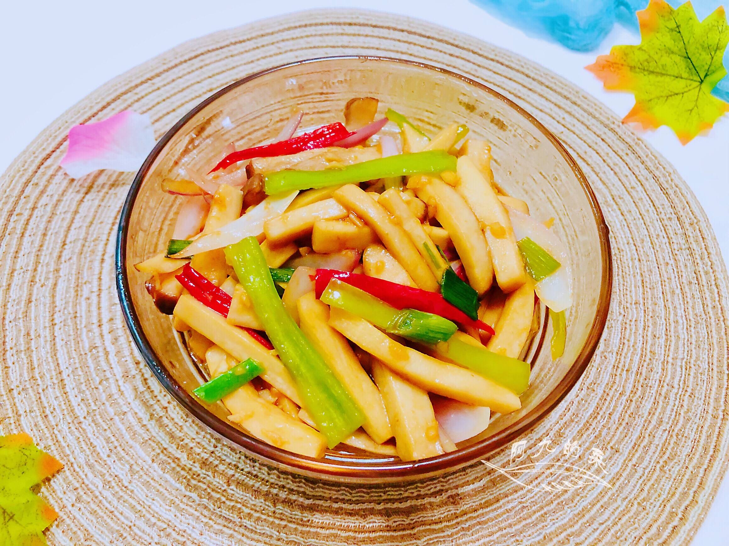 食谱|建议女人:如果不差钱尽量多吃这8种食物,营养美肤,还显年轻