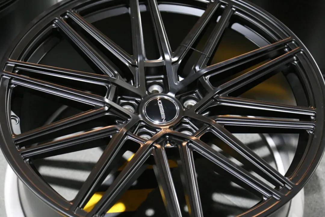 奔驰g63济南欧瑟升级全黑锻造轮毂_搜狐汽车_搜狐网