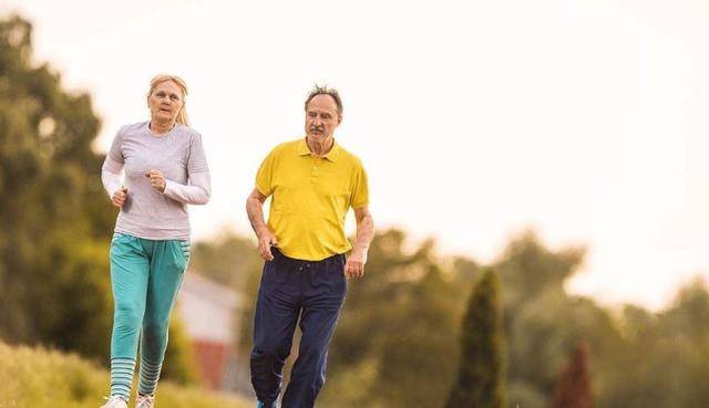 能够帮助|得了糖尿病怎么办？医生：常吃这4种食物，或会有助稳定血糖