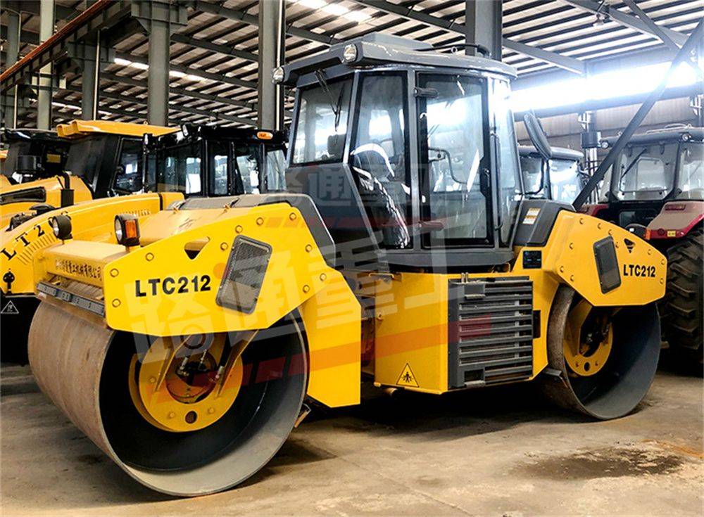 12吨双钢轮压路机强性能有钱景