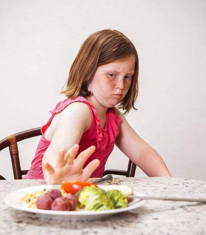 孩子不爱吃饭为什么会挑食如何纠正孩子的这一坏习惯呢