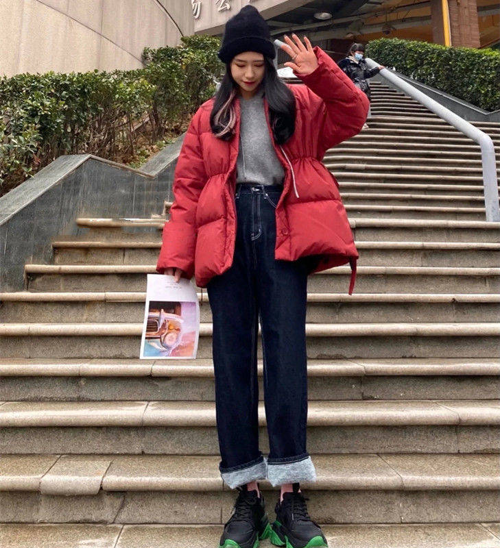 行使 越来越众的安排滥觞重视行使线条来避免羽绒带来的丰腴感