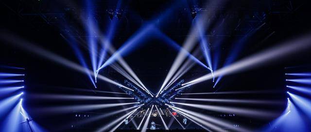 舞台|时代少年团《火力全开》演唱会，炙热向阳，熠熠生辉