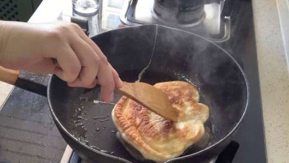 做法|饼的新做法,手不沾面筷子一搅,外酥里软,我家孩子天天当早餐