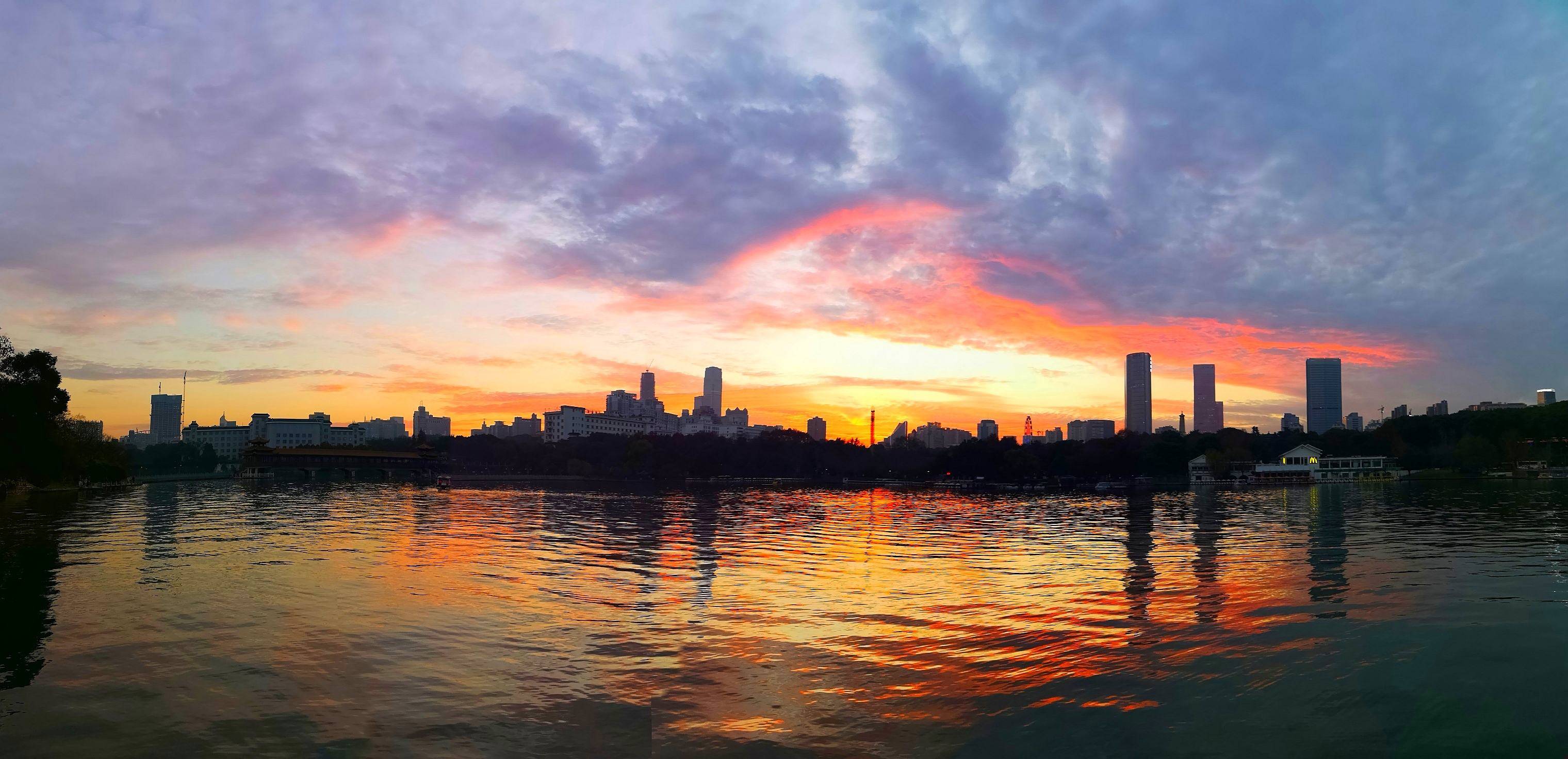 用单反,全景相机,手机拍摄全景有什么区别?_照片_操作_单目