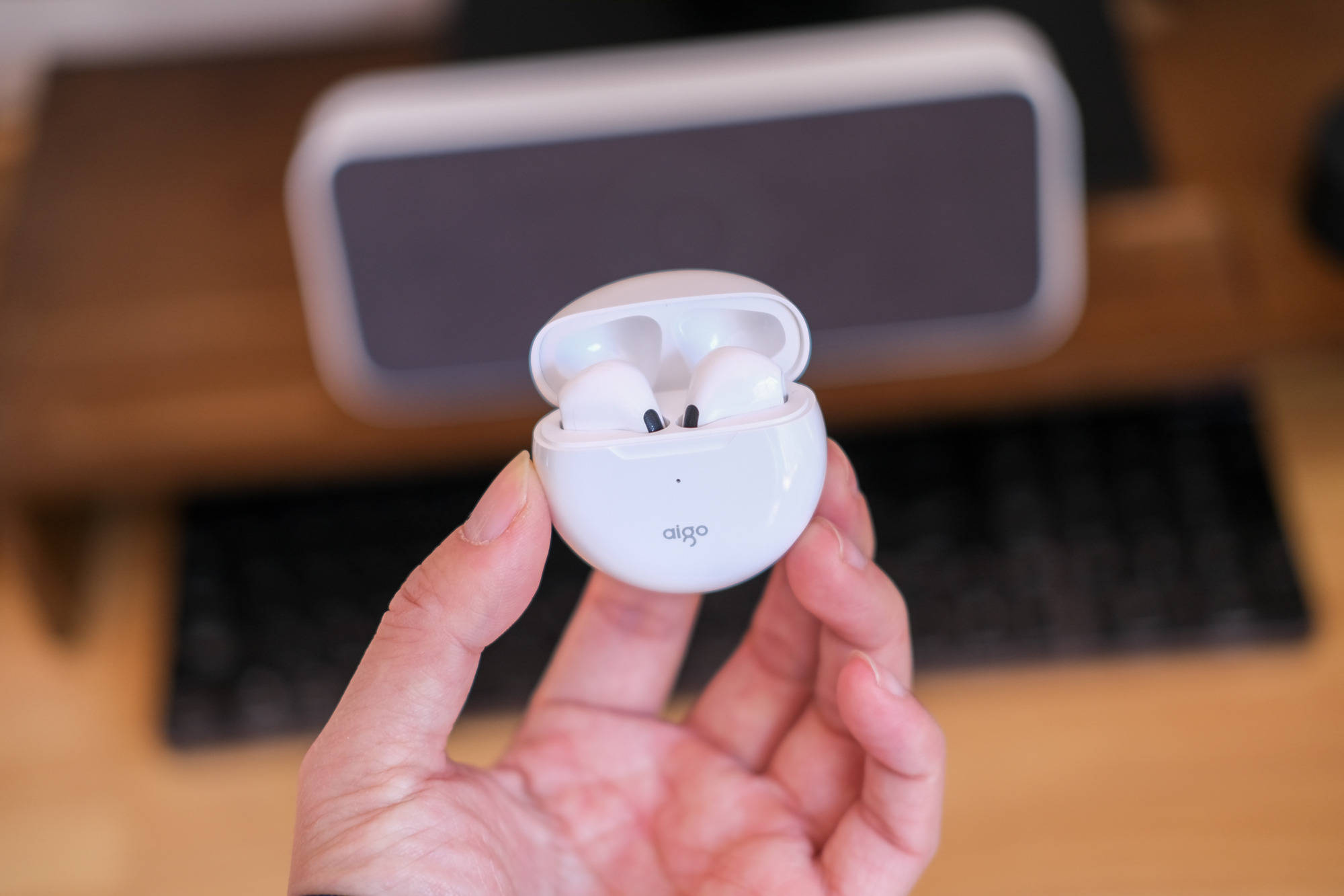 不只是听个响,仅65元,aigo真无线蓝牙耳机t16开箱测评_充电_方面_设计
