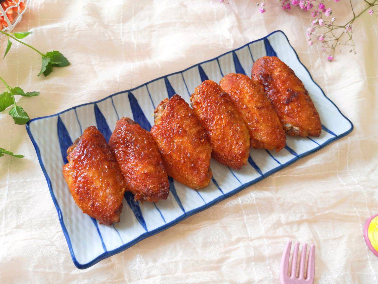 原创 家人都爱吃的蒜香烤鸡翅,蒜香味浓,外脆里嫩,比可乐鸡翅好吃