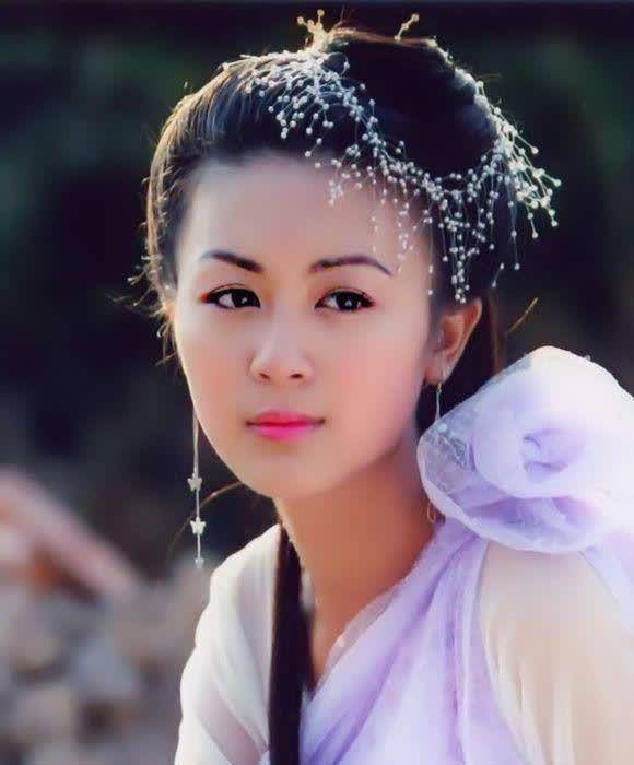 张静初|当年剧组没钱打首饰,女演员头戴“满天星”,却像极了森林小精灵