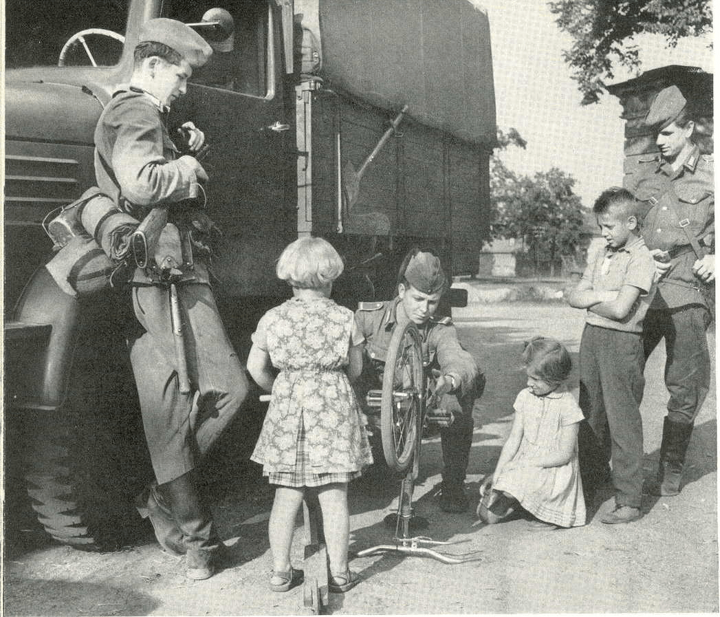 原创冷战时期的欧洲军队第二强东德人民军在德国统一后结局如何