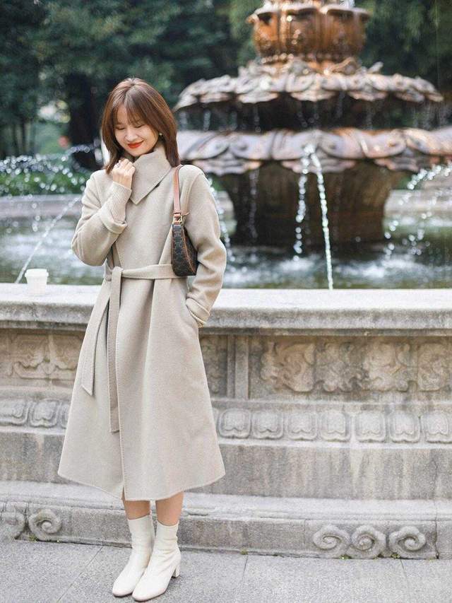 冬日 穿大衣该如何搭配才洋气?今年流行“大衣+靴子”,高级又优雅