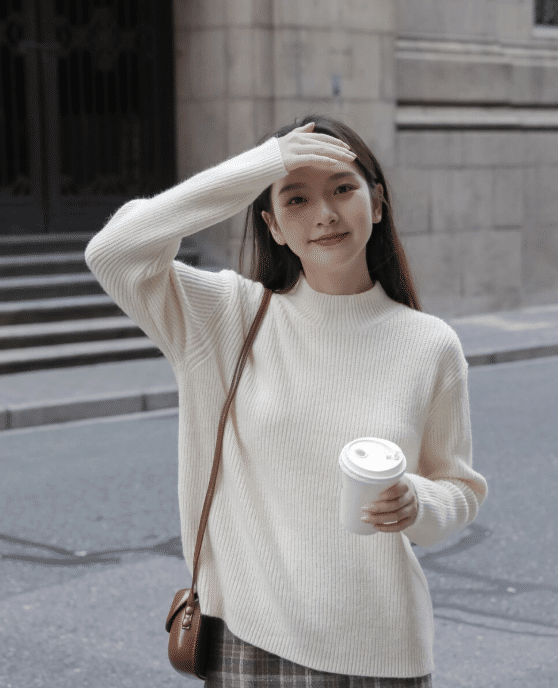 毛衣 气质清纯小姐姐：教穿搭一套毛衣的魅力，温柔又可爱，值得借鉴！