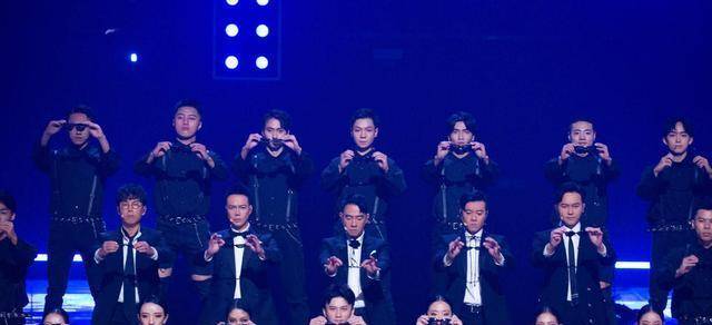 布瑞吉|《披荆斩棘》公演排名公布后，陈小春突然消失，可能与GAI有关