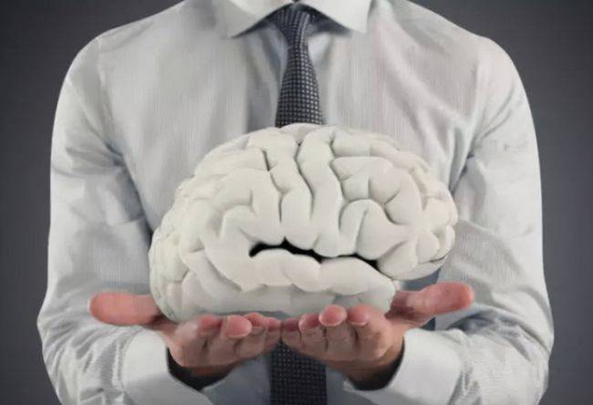 唐磊|27岁男子脑梗瘫痪,抽出“牛奶血”,全是因为常吃这两种早餐