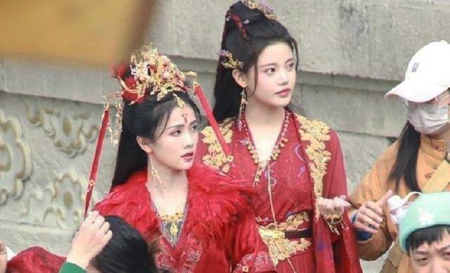 女娲 陈都灵《长月烬明》梦回女娲娘娘，孙珍妮婚服邪魅万千