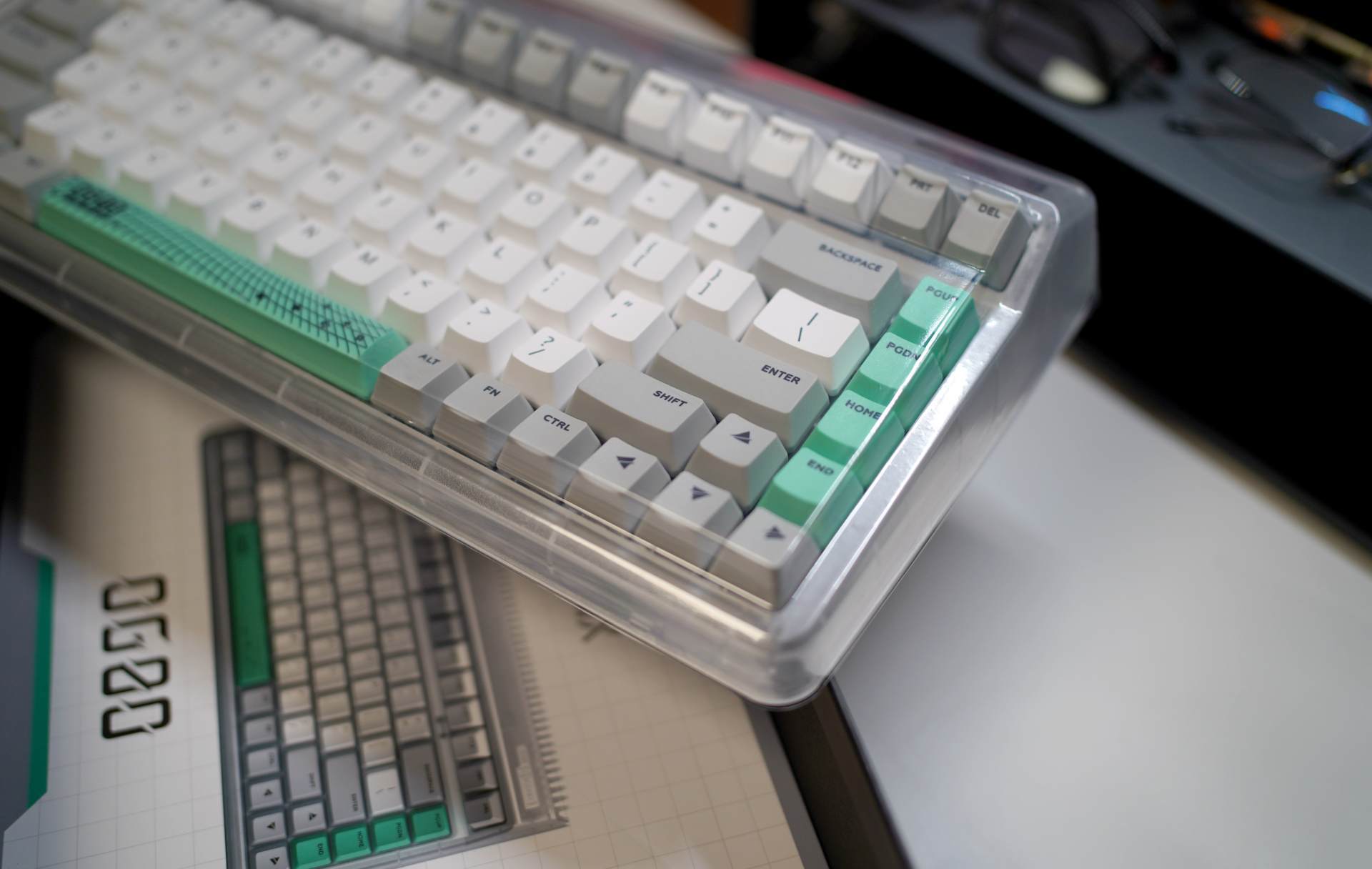 虽然透明小清新也要换个心情铝厂iqunixog80键盘入手