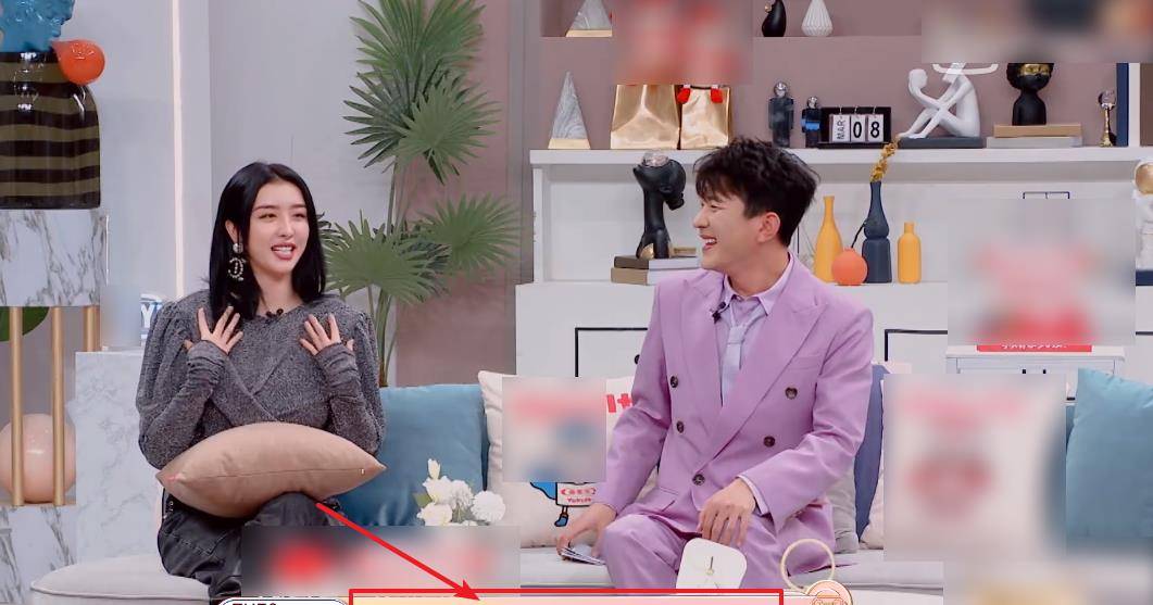 孟鹤堂来到《姐妹们的茶话会》,赵小棠非常激动,谁留意颜如晶?