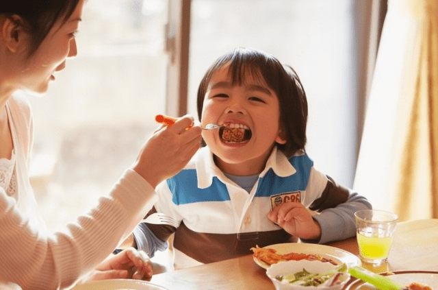 什么|最伤孩子的早餐就是它！没啥营养价值，吃了反而伤害宝宝