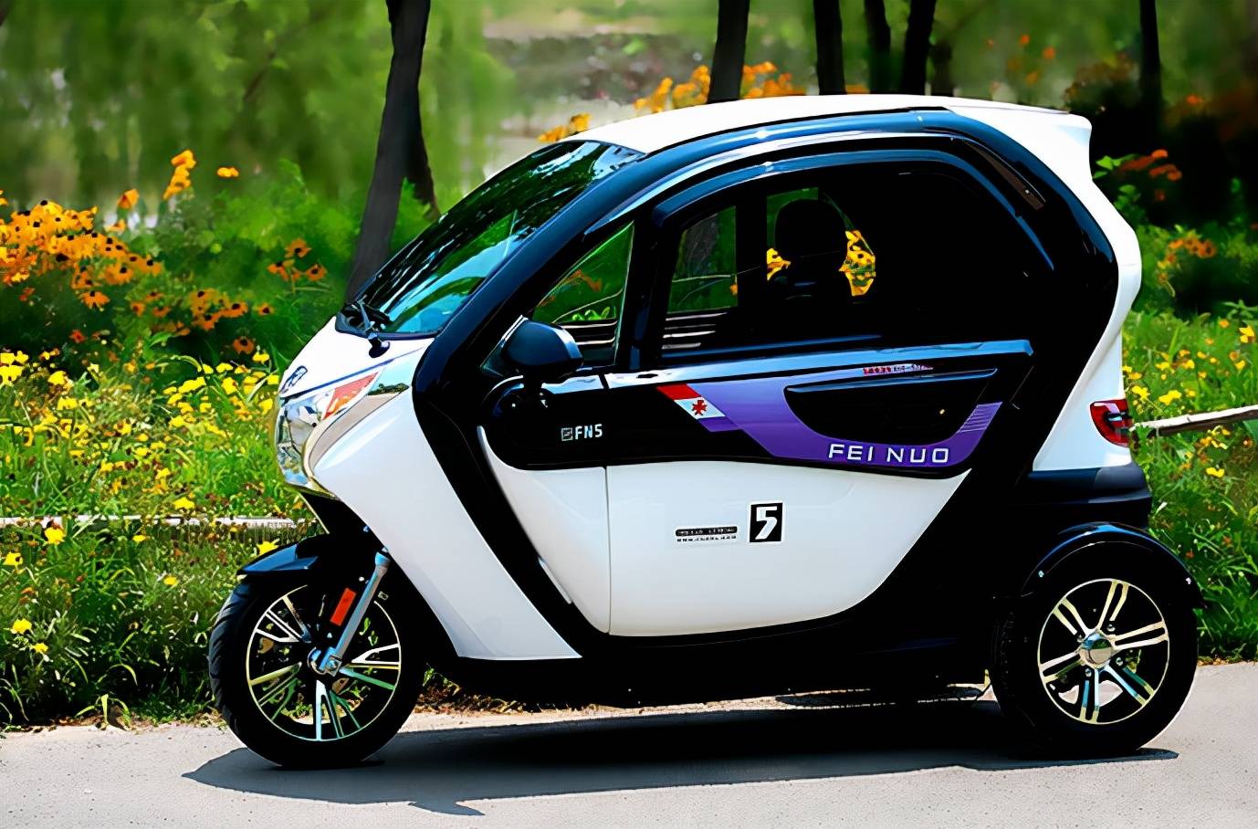 动力强劲续航高这3款电动篷车最大续航200公里很适合接娃