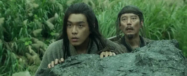 徐凤年|《雪中悍刀行》剧情漏洞：楚狂奴水中换气太牵强，老黄的水问题大