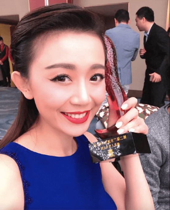 原创外来媳妇本地郎韶关美女coco毛琳几段感情成空40岁拼事业