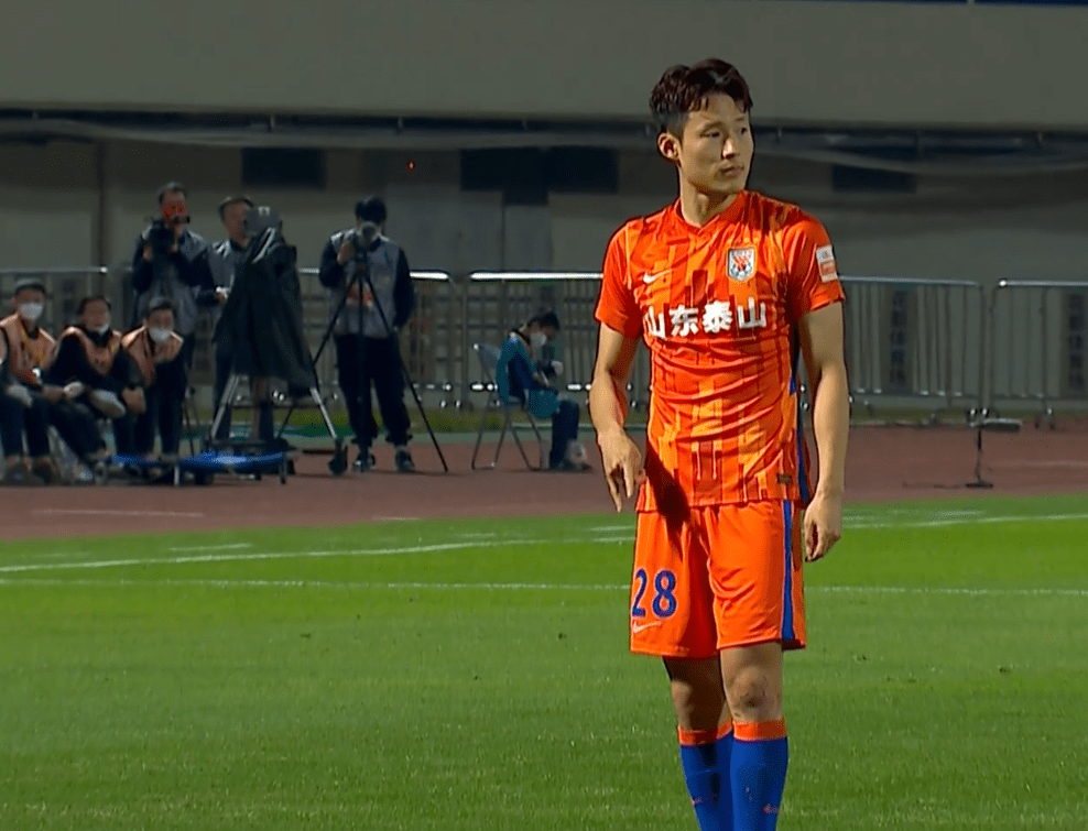 上半場(chǎng)|2-1，0-0！泰山91分鐘絕殺亞泰，領(lǐng)先海港達(dá)到10分