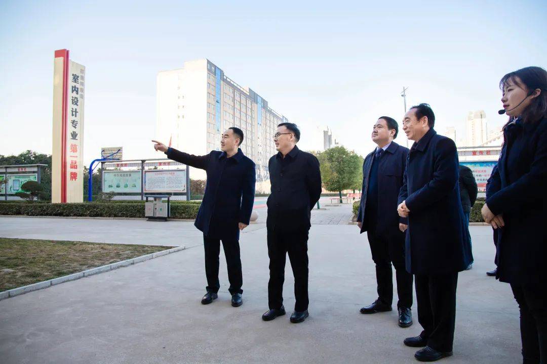 市城乡一体化示范区党工委书记宋力一行莅临联营室内设计学院调研