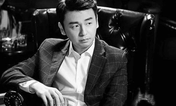 姜武|张嘉译和靳东之后，又一位大叔大器晚成，下半年他的剧也霸屏了