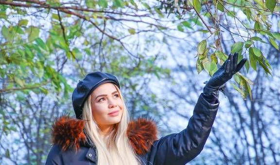 自驾导航"锦里沟景区"即可,非自驾可从汉口火车站乘坐292路公交到黄陂